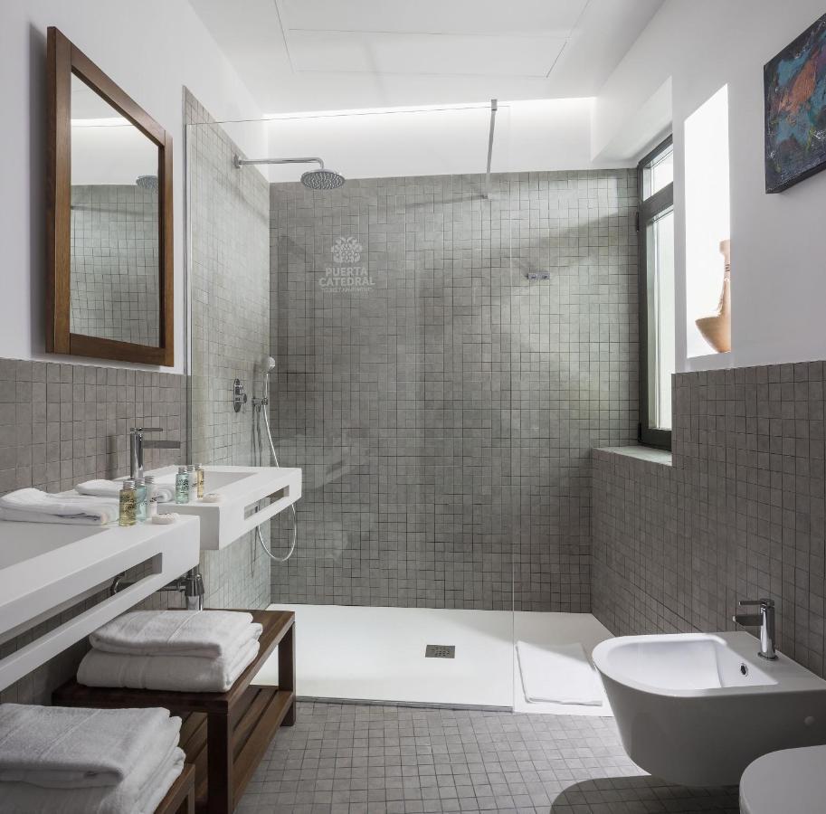 Puerta Catedral Holiday Suites Севилья Экстерьер фото