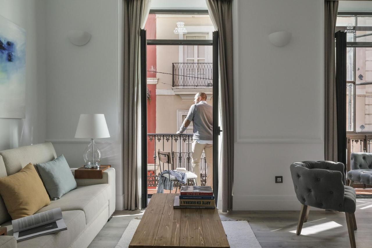 Puerta Catedral Holiday Suites Севилья Экстерьер фото