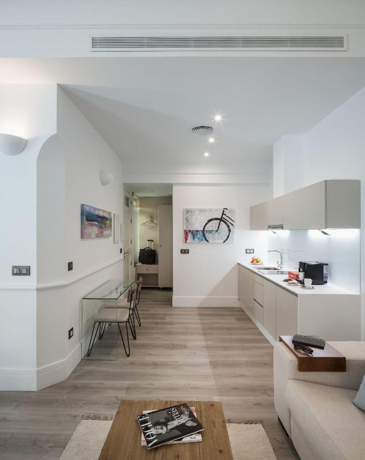Puerta Catedral Holiday Suites Севилья Экстерьер фото