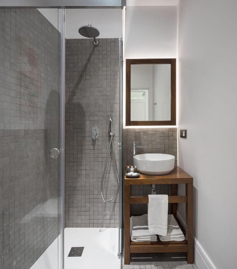 Puerta Catedral Holiday Suites Севилья Экстерьер фото