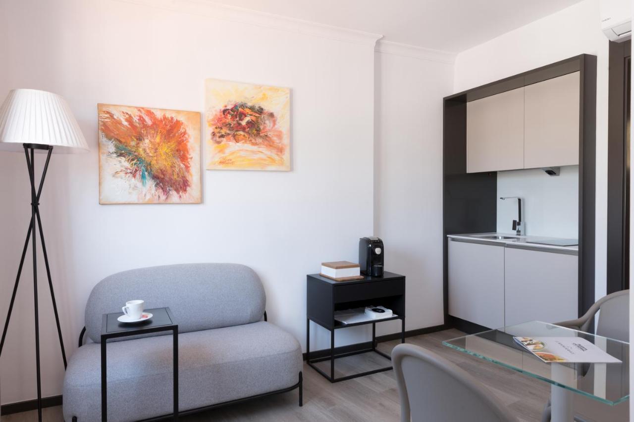 Puerta Catedral Holiday Suites Севилья Экстерьер фото