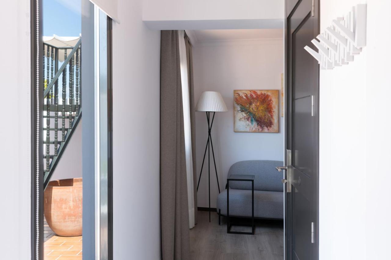 Puerta Catedral Holiday Suites Севилья Экстерьер фото