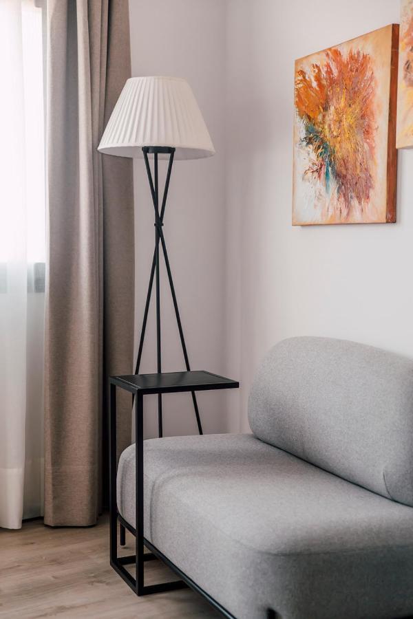 Puerta Catedral Holiday Suites Севилья Экстерьер фото