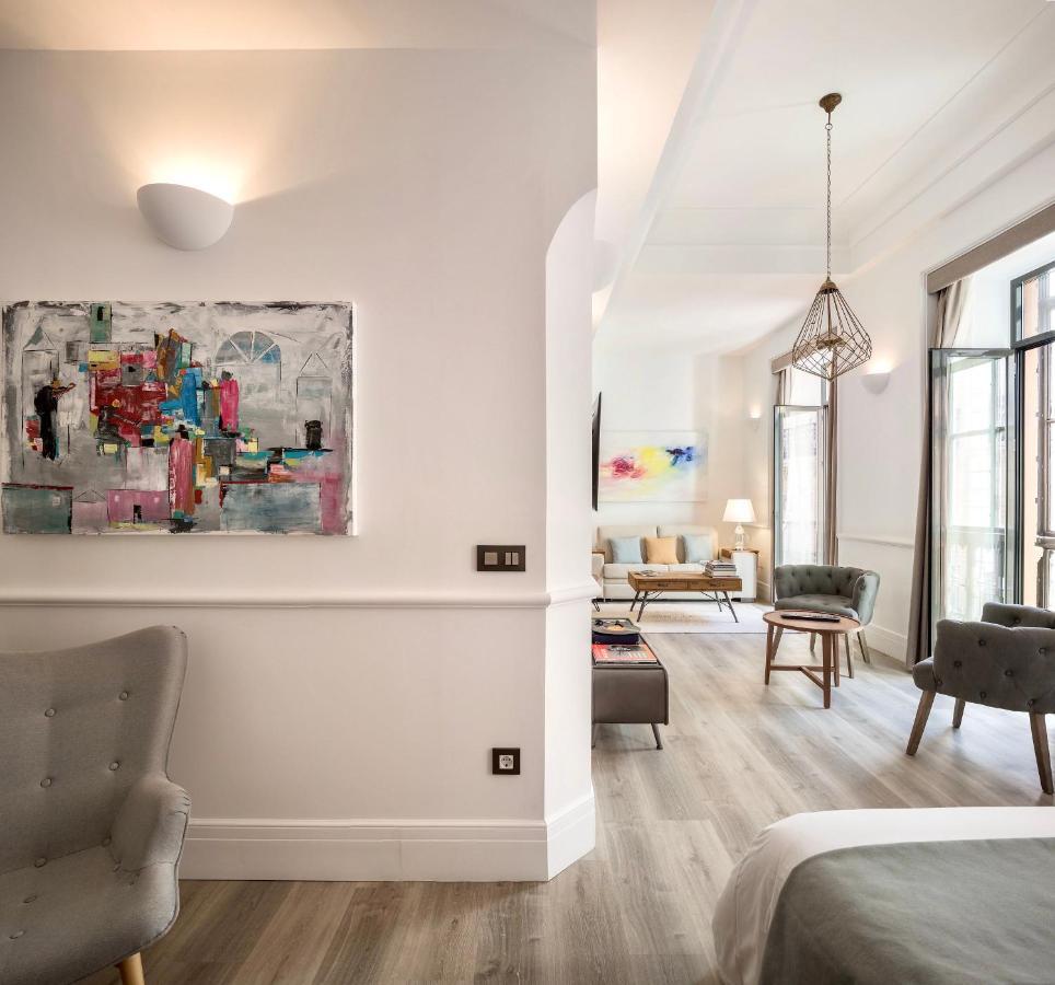 Puerta Catedral Holiday Suites Севилья Экстерьер фото