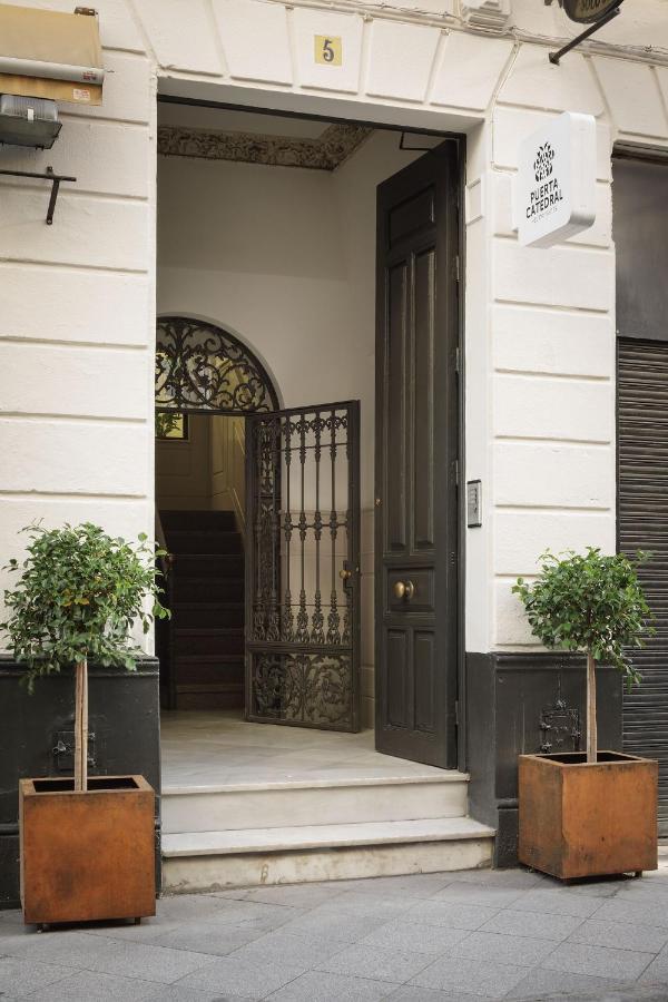 Puerta Catedral Holiday Suites Севилья Экстерьер фото